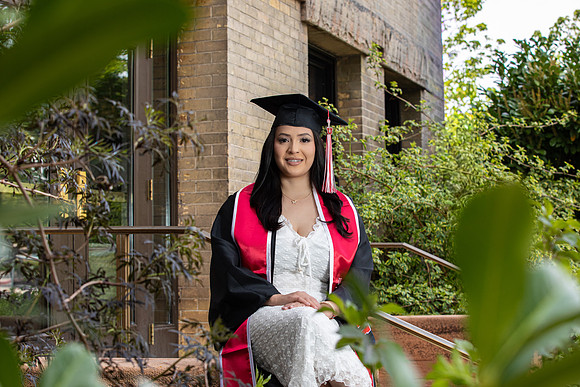 LICIA GRAD-10