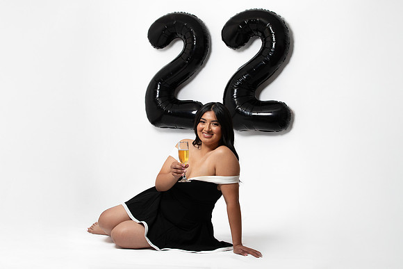 Evelyn22-27