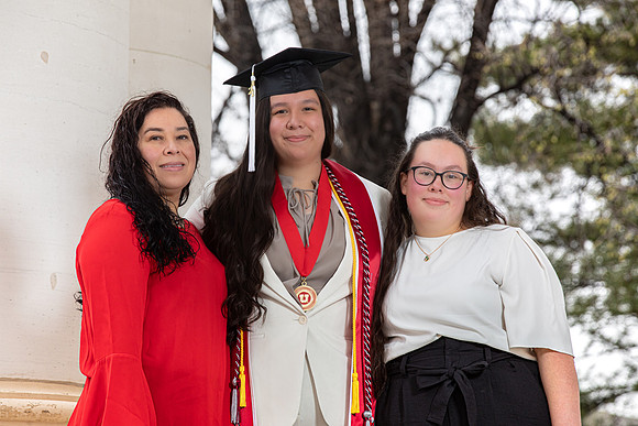 Sinndy Grad Portraits-47