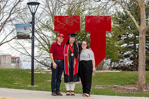 Sinndy Grad Portraits-31