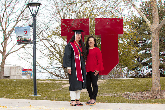 Sinndy Grad Portraits-10