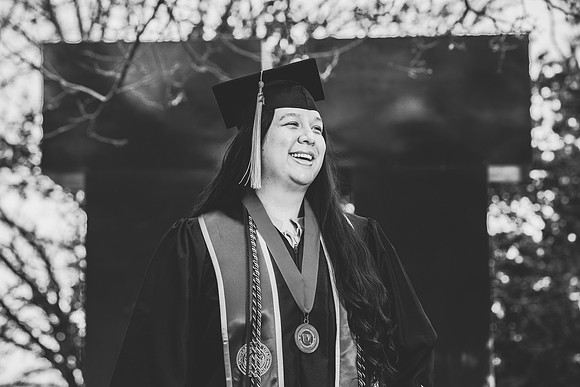 Sinndy Grad Portraits-7