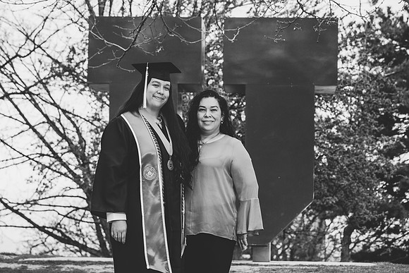 Sinndy Grad Portraits-9