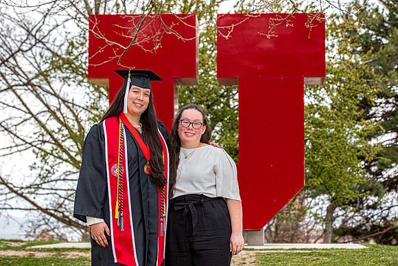 Sinndy Grad Portraits-23