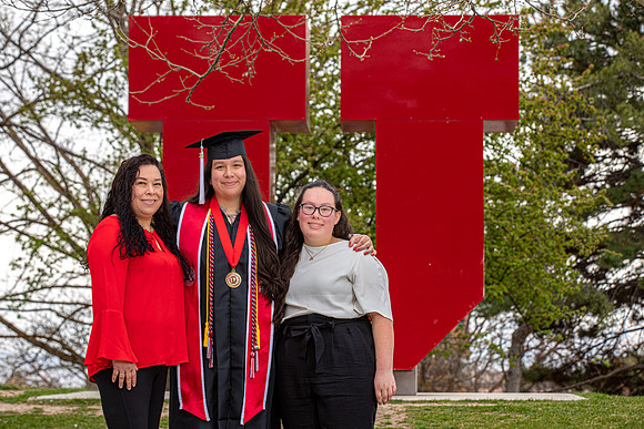 Sinndy Grad Portraits-28