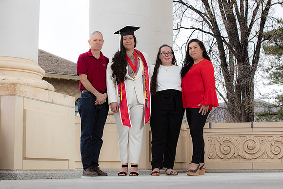 Sinndy Grad Portraits-46