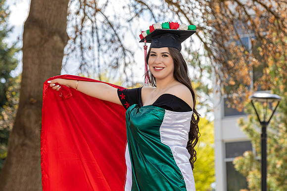 Brenda Grad Portraits-32