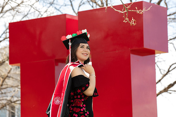 Brenda Grad Portraits-10