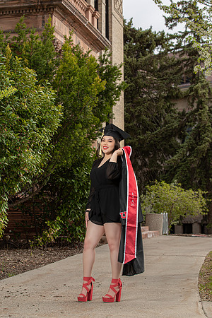 Jennifer Grad 2021-40