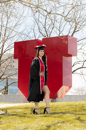 Brenda Grad Portraits-19