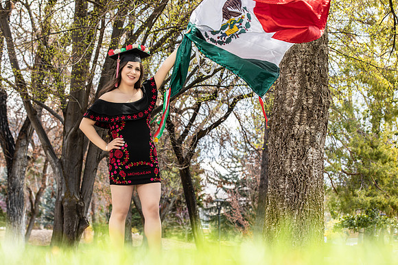 Brenda Grad Portraits-39